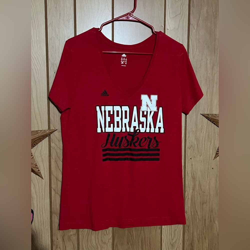 Adidas Nebraska Huskers Red V-Neck T-Shirt XL